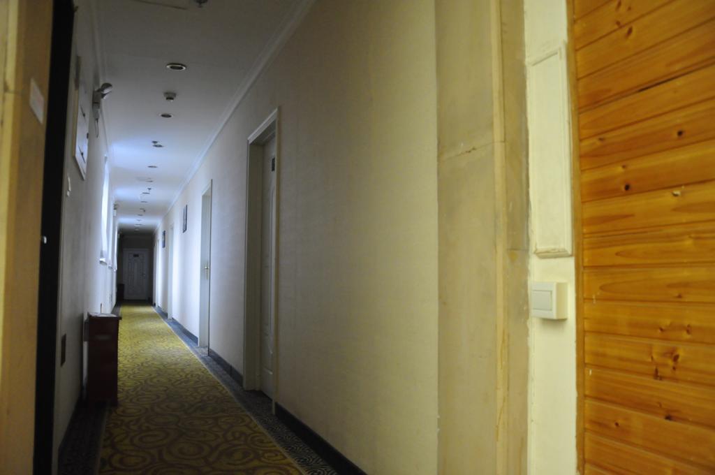 Super 8 Hotel Beijing Shijingshan Jiujiuyuan Exterior foto